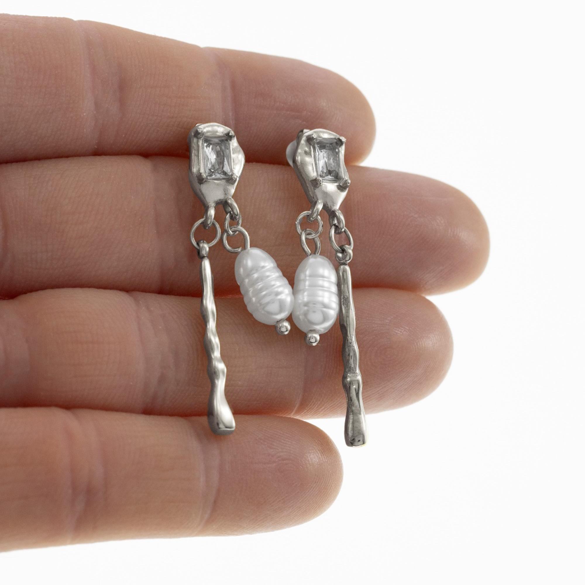 Arete largo perla colgante 40mm