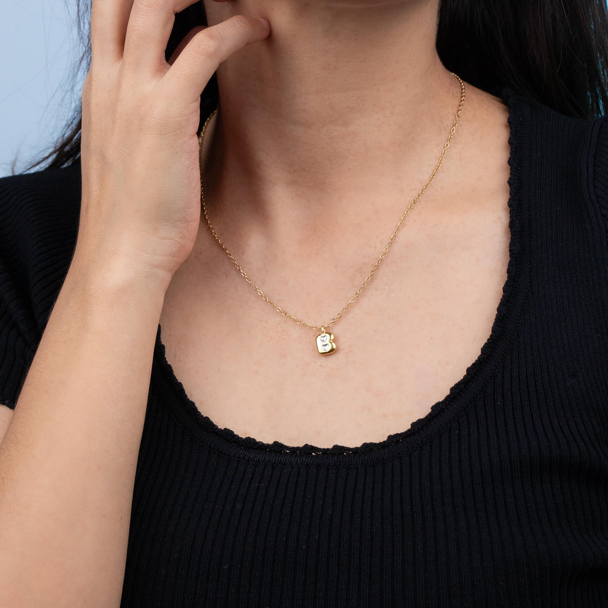 Collar letra a ajustable estilo bombacho con corazon 55cm