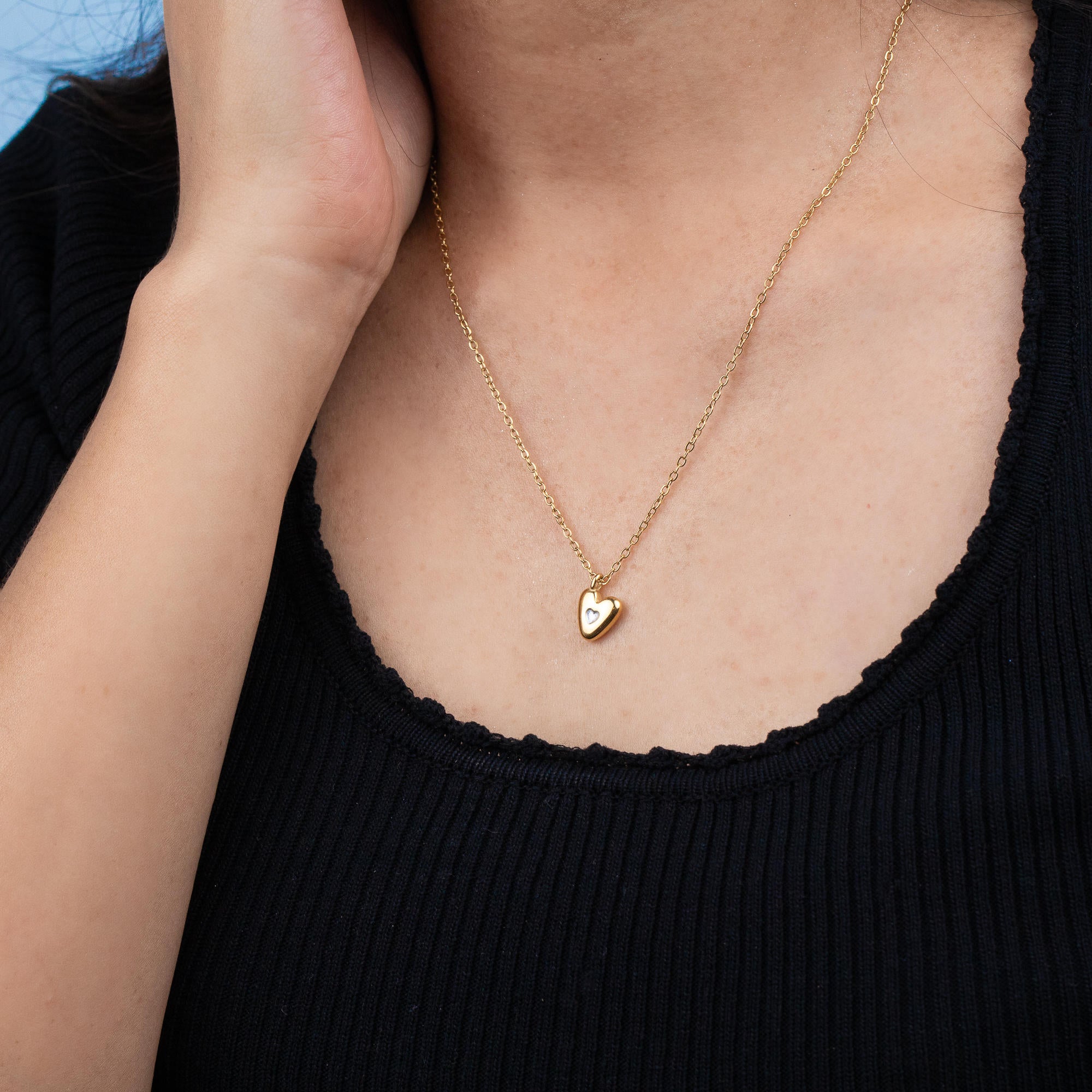 Collar letra a ajustable estilo bombacho con corazon 55cm