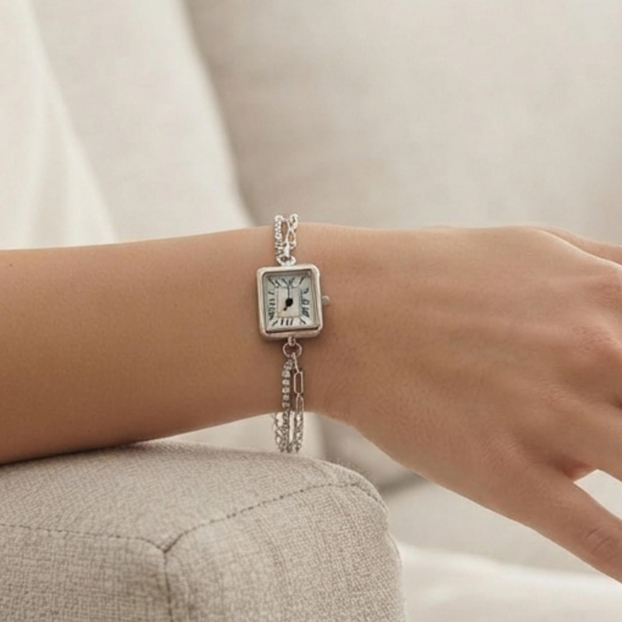 Reloj eslabon circonias caratula cuadrada numeros romanos 17-20cm