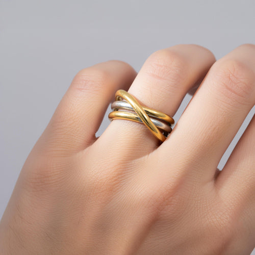 Anillo cruzado con lineas onduladas 15mm