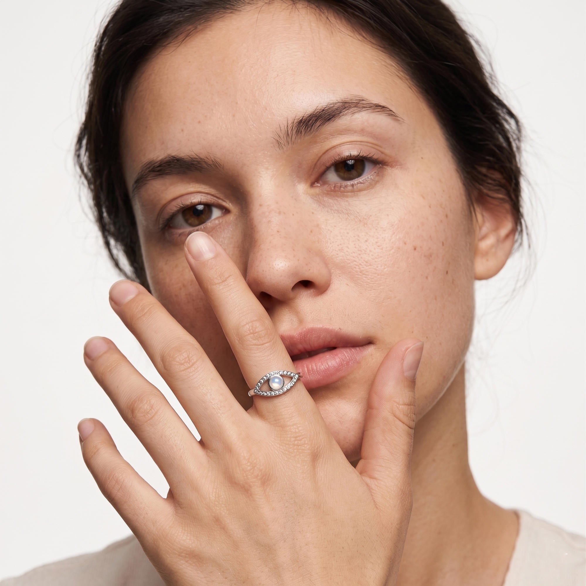 Anillo ajustable de ojo con cristales 8mm