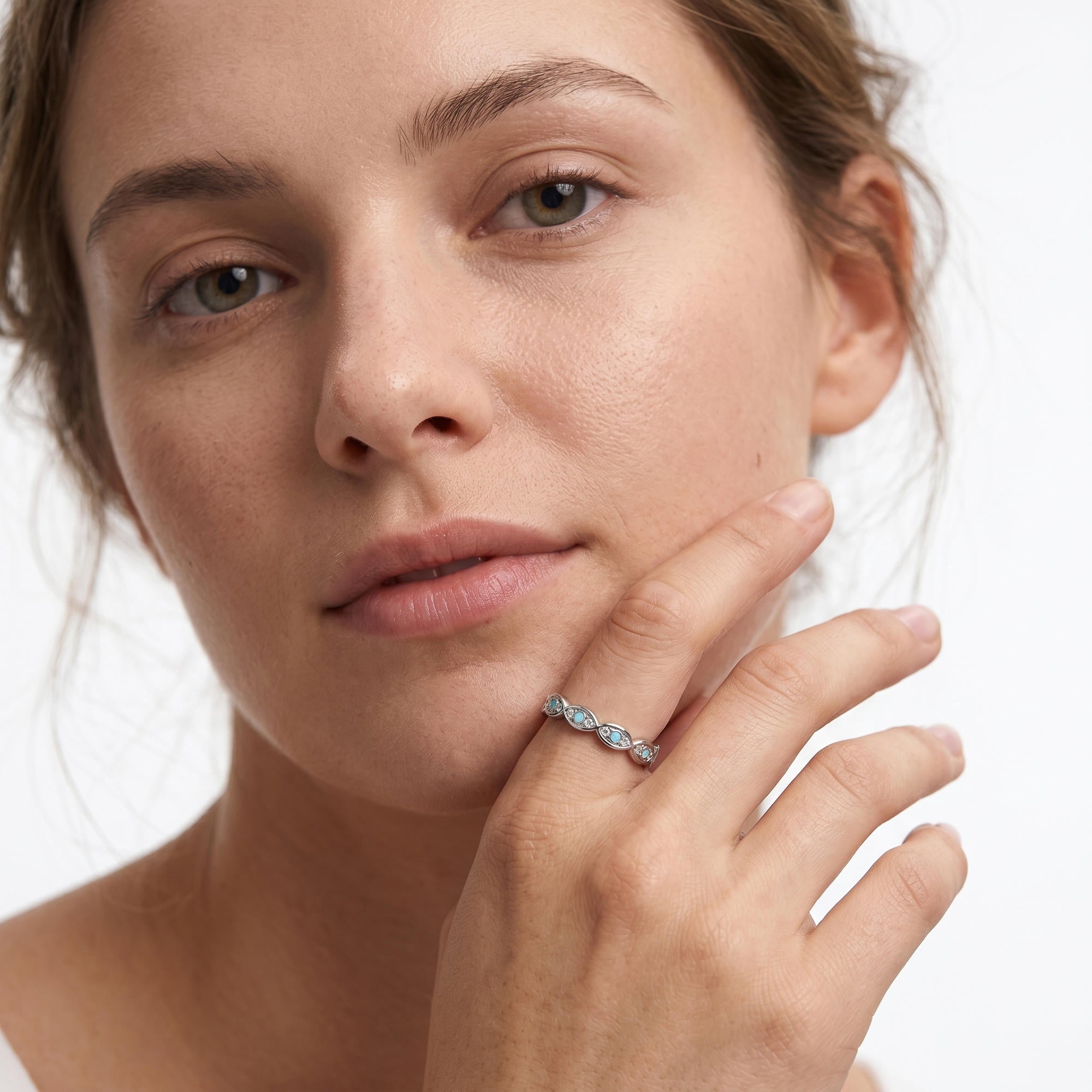 Anillo ajustable ojitos con cristales 4mm