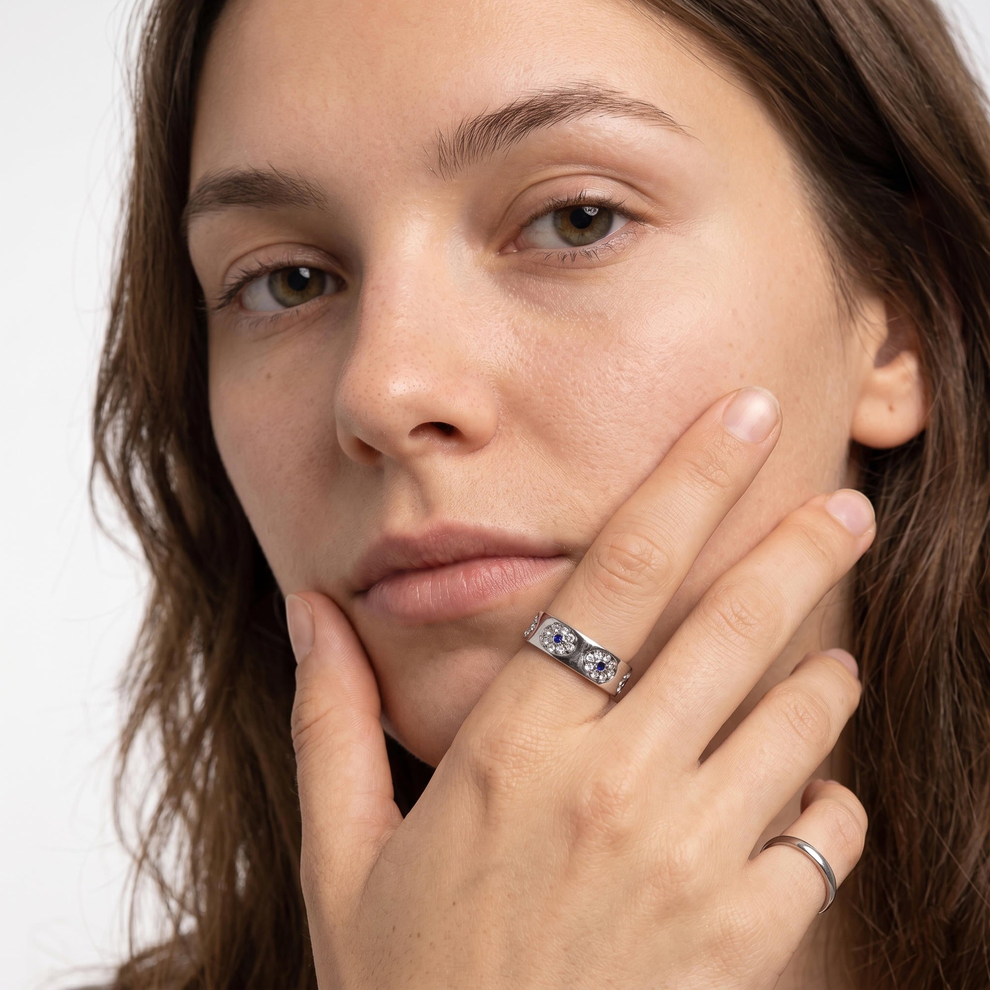 Anillo ajustable ojitos con cristales 5mm