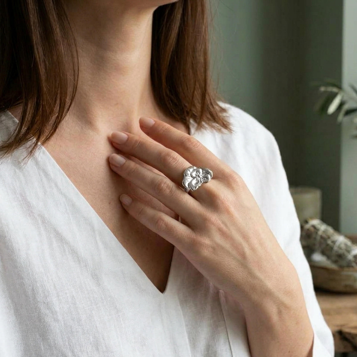 Anillo ajustable de flor de lis 15mm