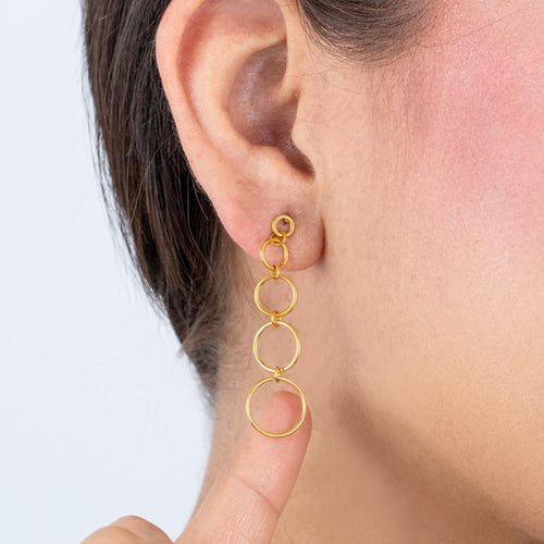 Arete largo aros entrelazados 47mm