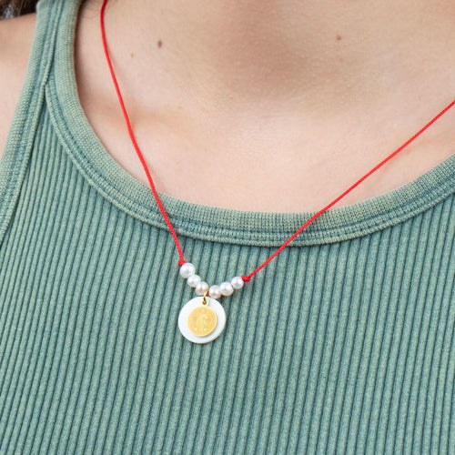 Collar hilo rojo medalla de san benito 50cm