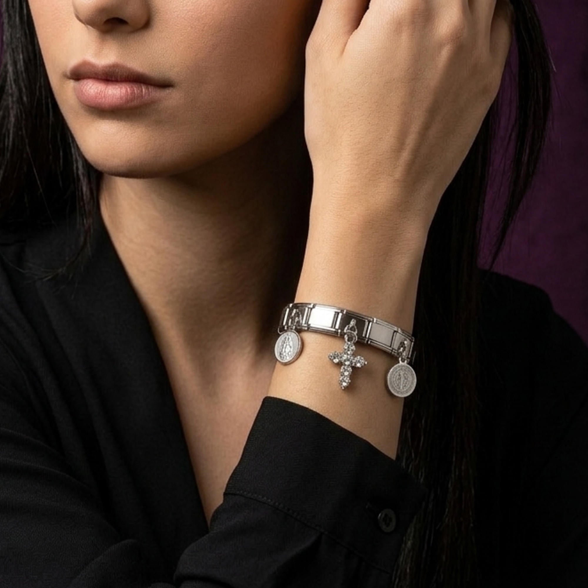 Brazalete ajustable italiano dijes colgantes de Cruz y Medalla San Benito 9mm