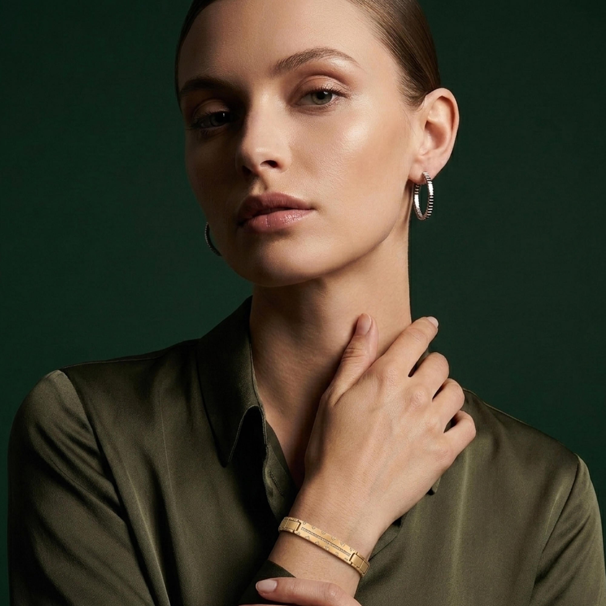 Pulsera de eslabon italiano con placa lisa con circonias y triangulos 9mm