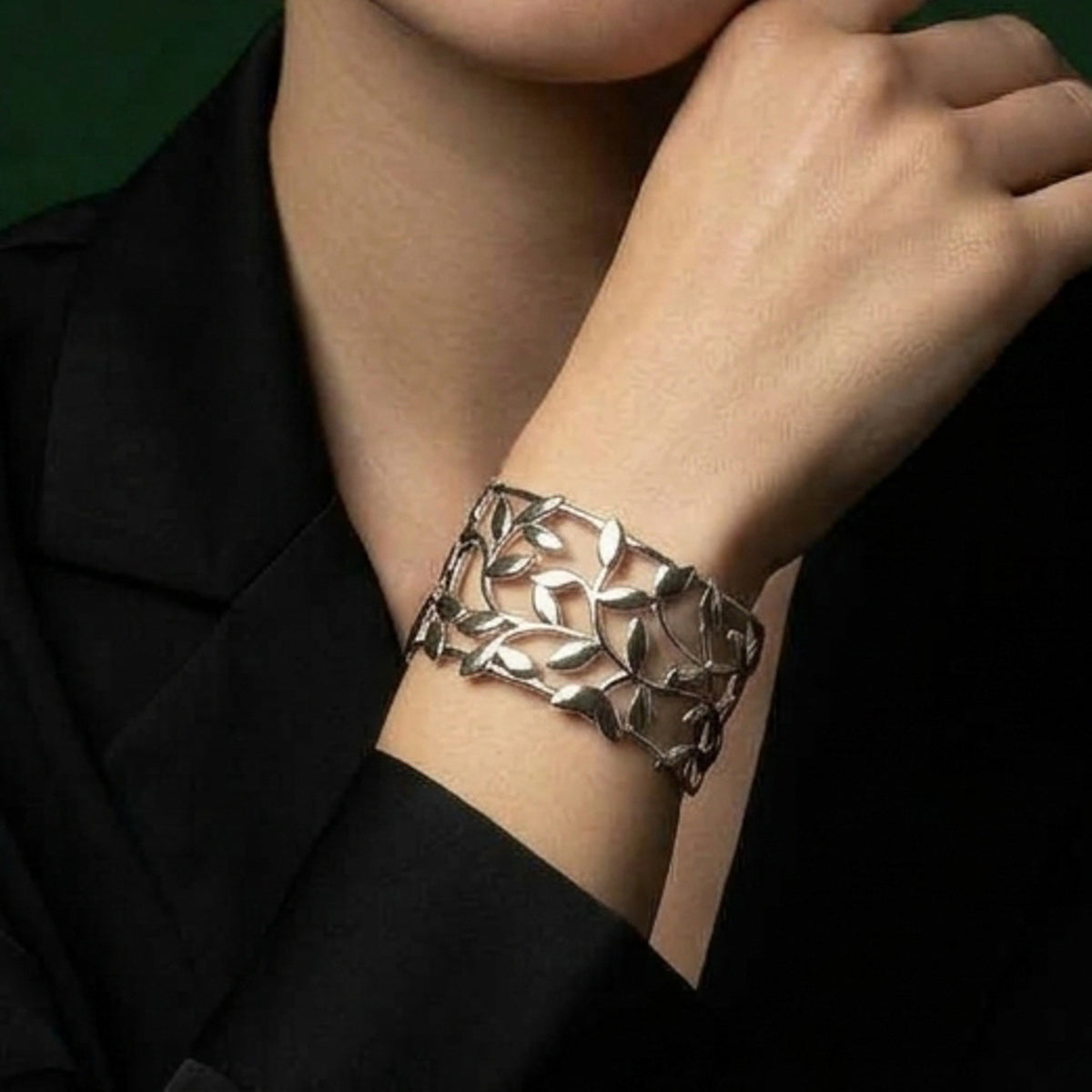 Brazalete ajustable de ramas lisas 42mm