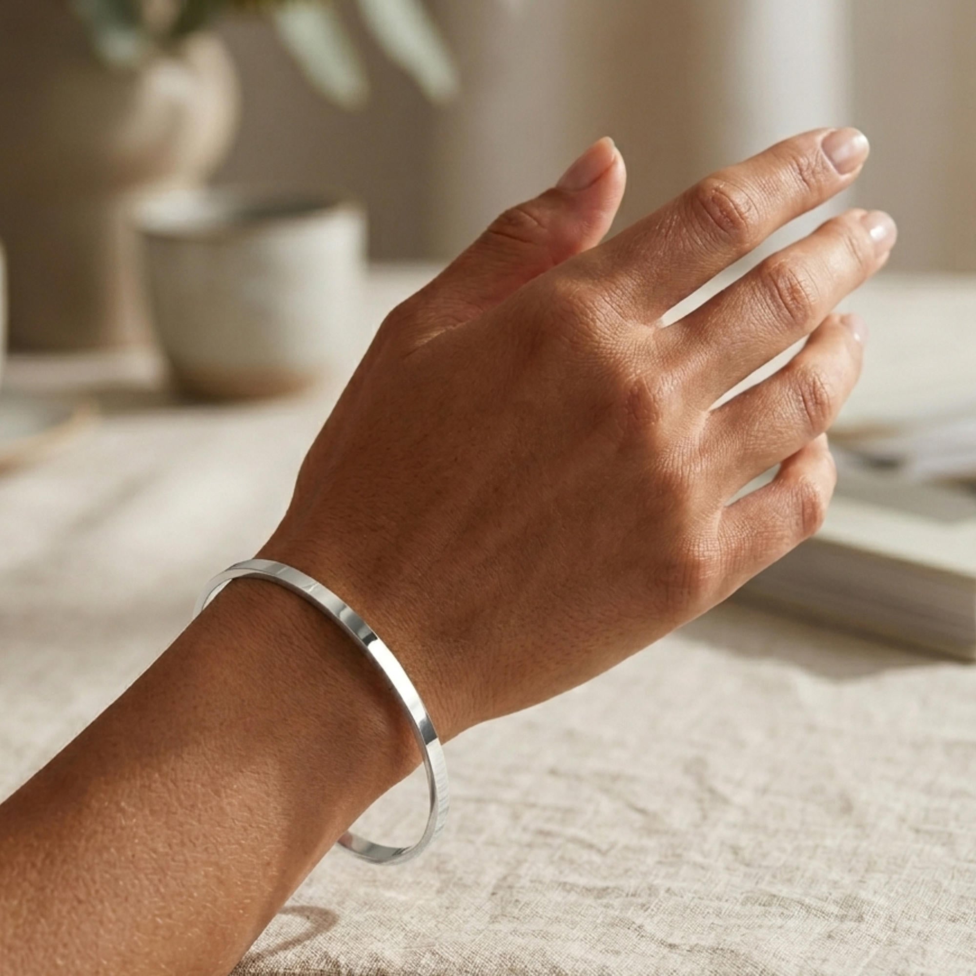 Brazalete abierto liso acabado espejo 4mm 7cm