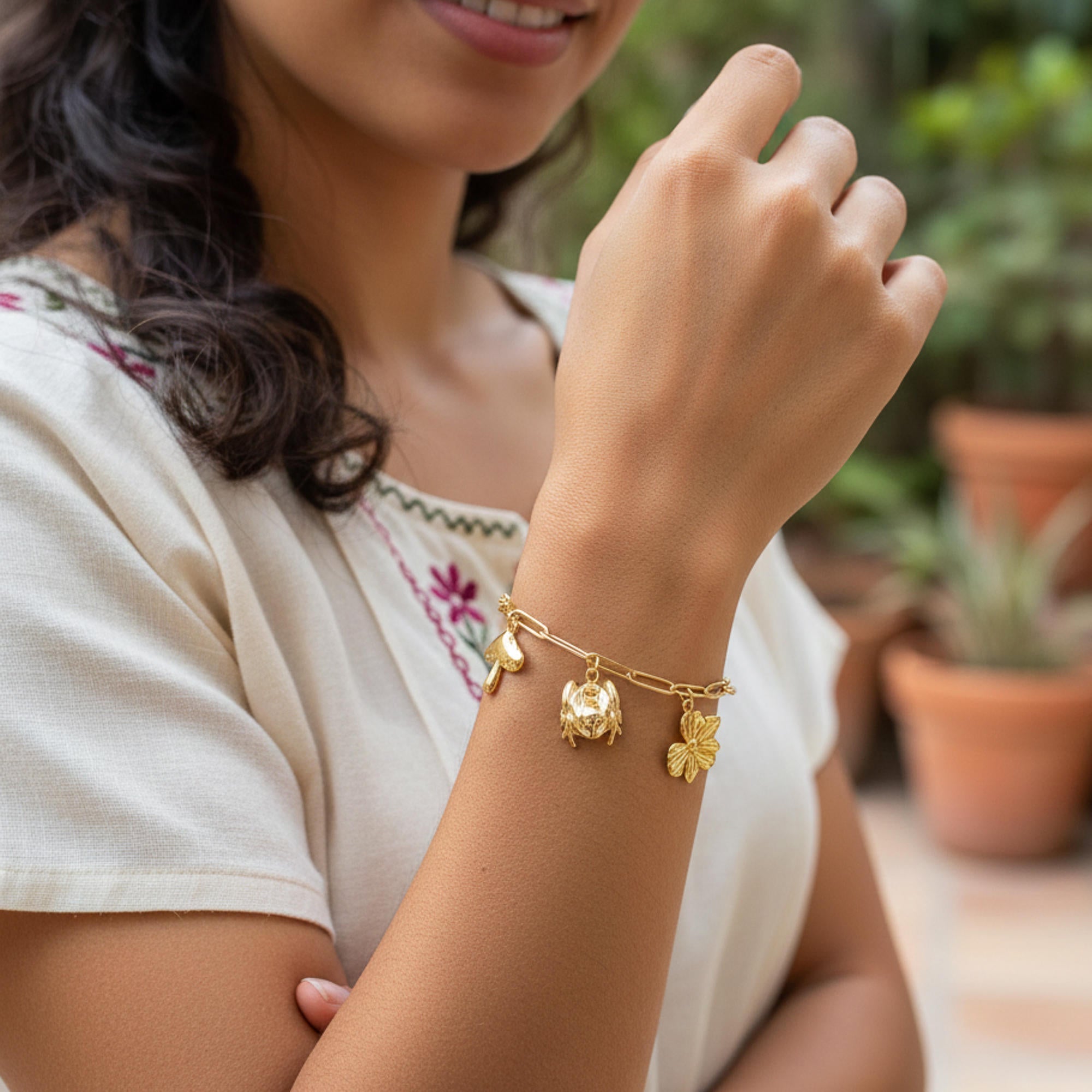 Pulsera con dije de rana flor y hongo 18-21cm