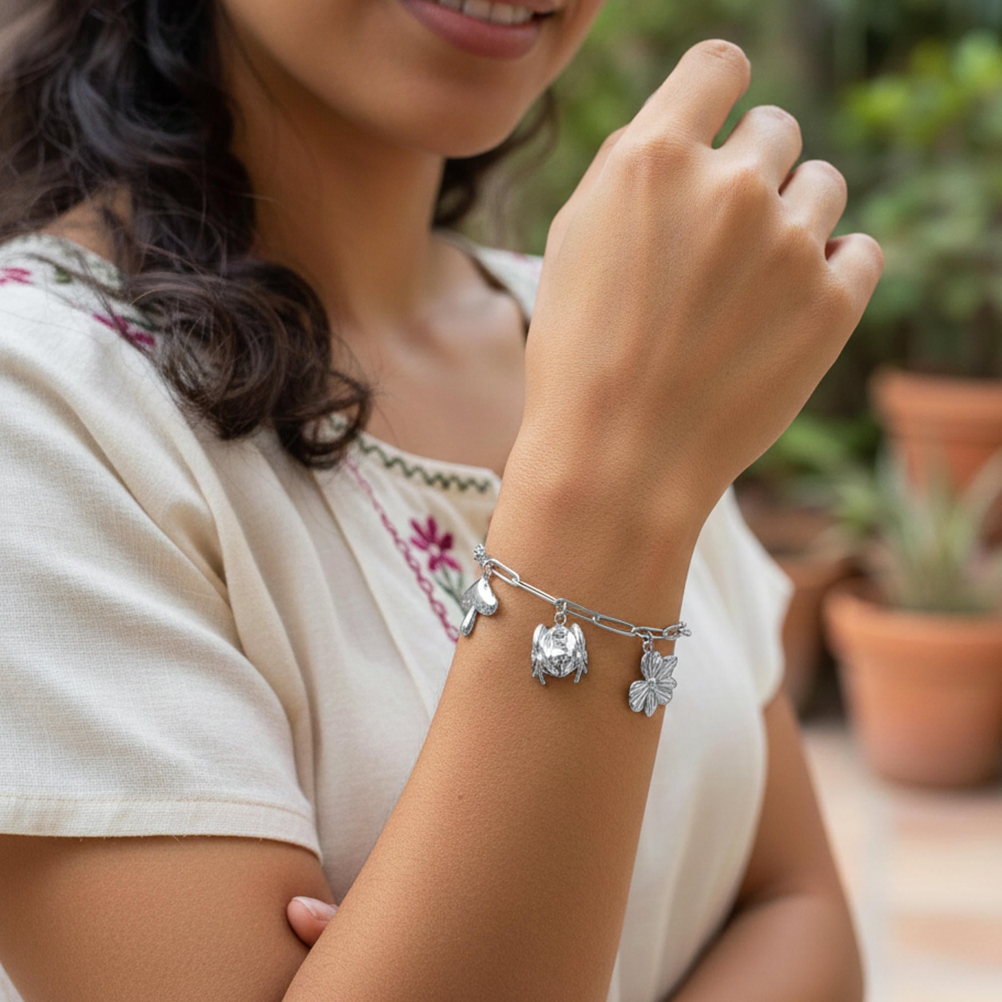 Pulsera con dije de rana flor y hongo 18-21cm