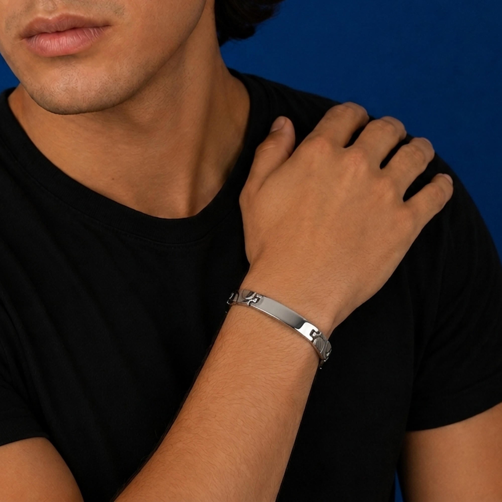 Pulsera con placa eslabon rectangulares grabado de media luna 21cm
