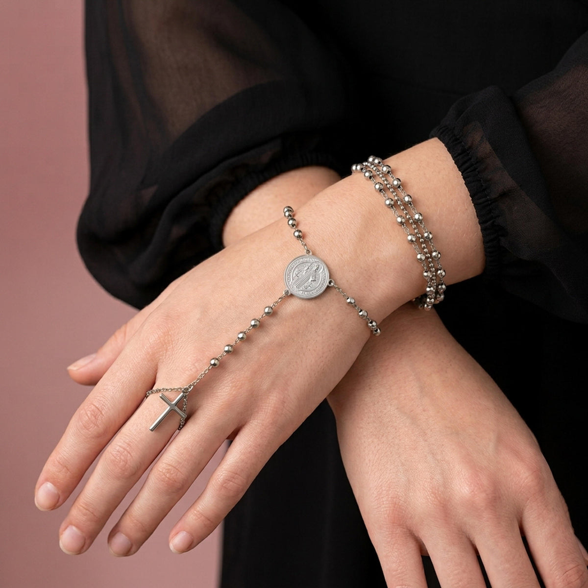 Set de 2 pulseras anillo enlazado San Benito Cruz 20cm y pulsera de 3 cadenas 17-22cm