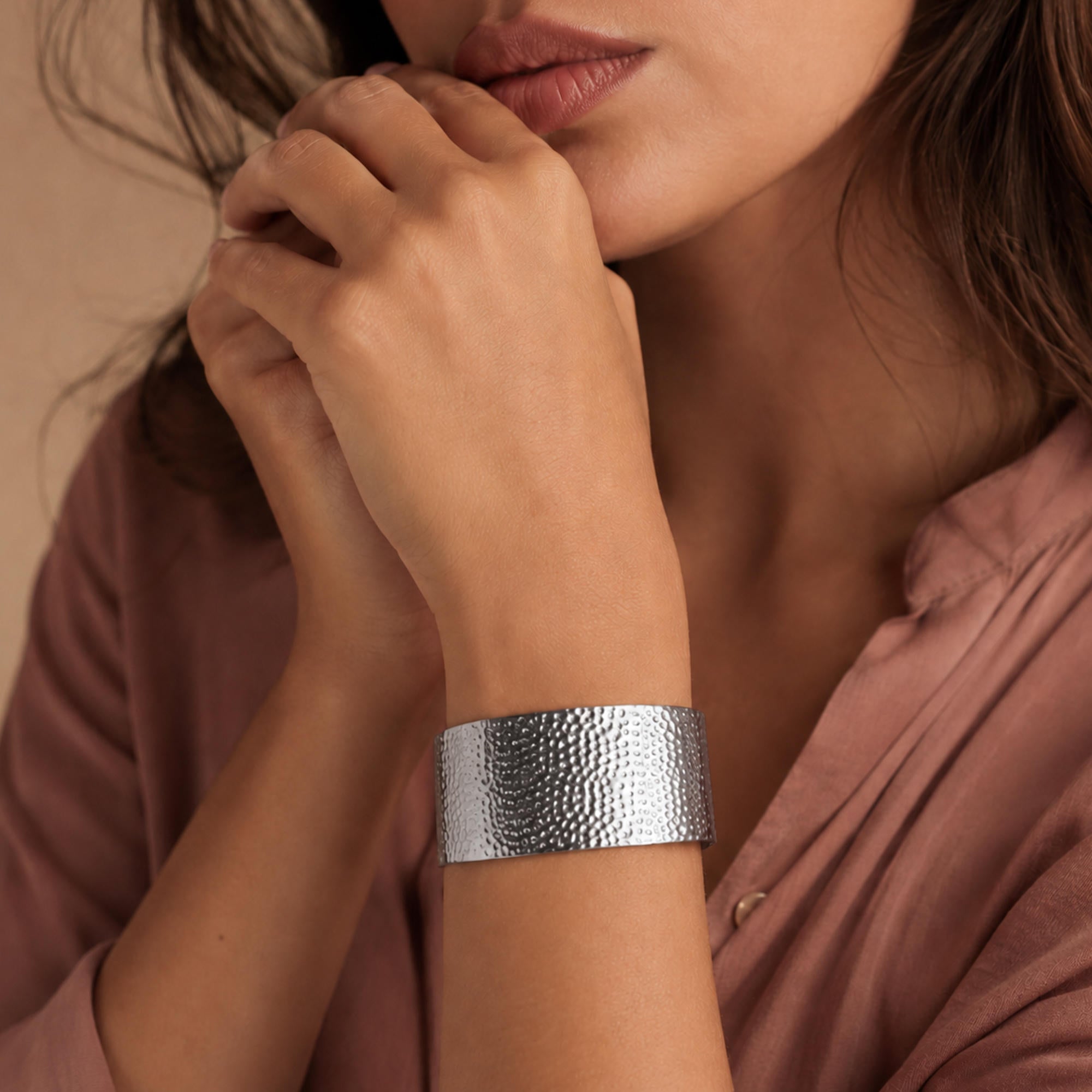Brazalete ajustable martillado 30mm