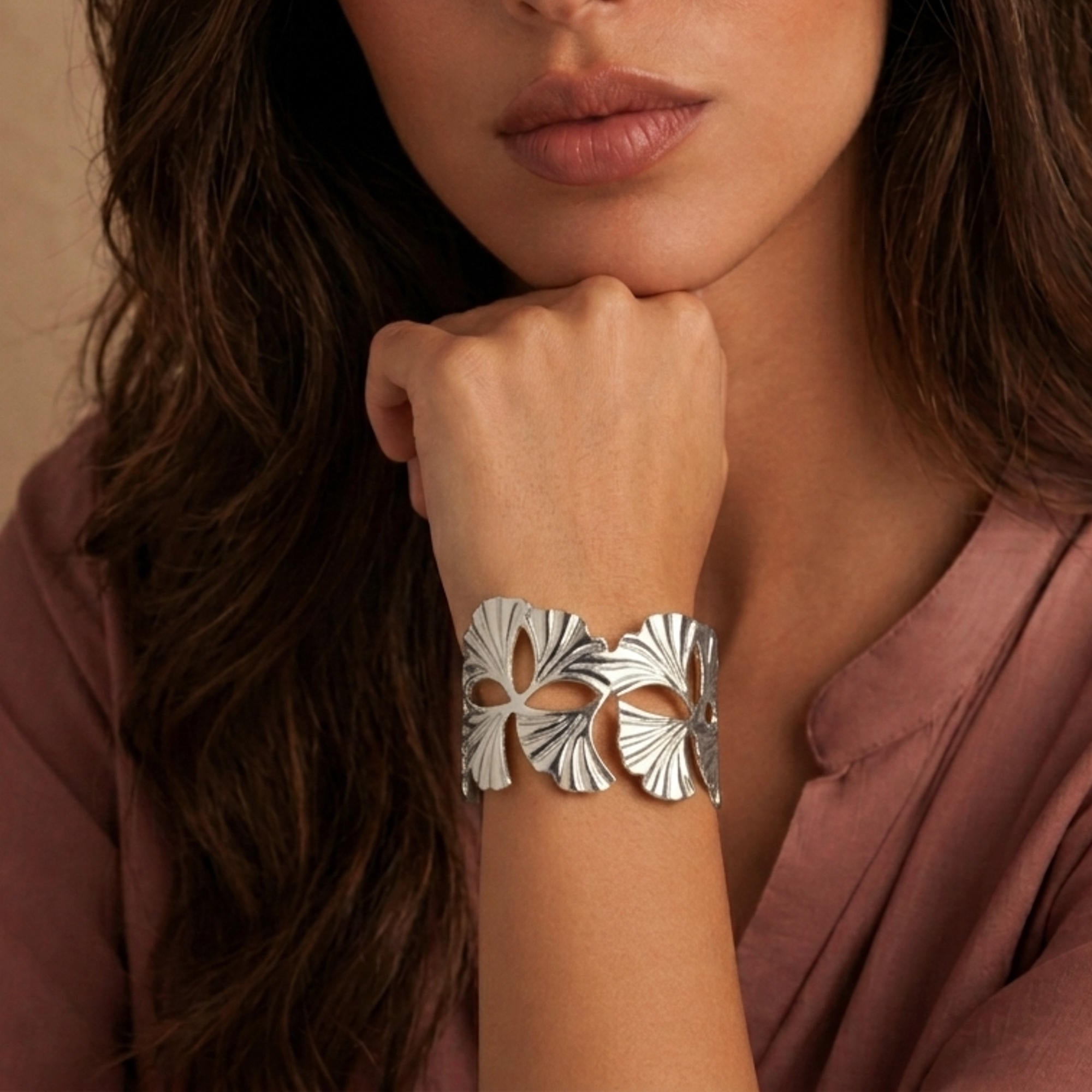 Brazalete ajustable de hojas 6.5cm