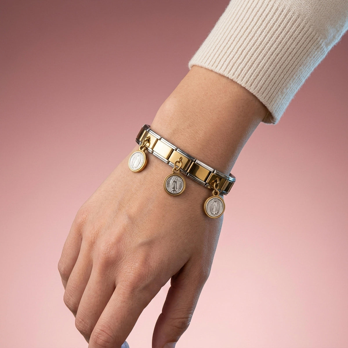 Brazalete ajustable eslabon italiano con Medallas colgantes Virgen de Guadalupe 9mm