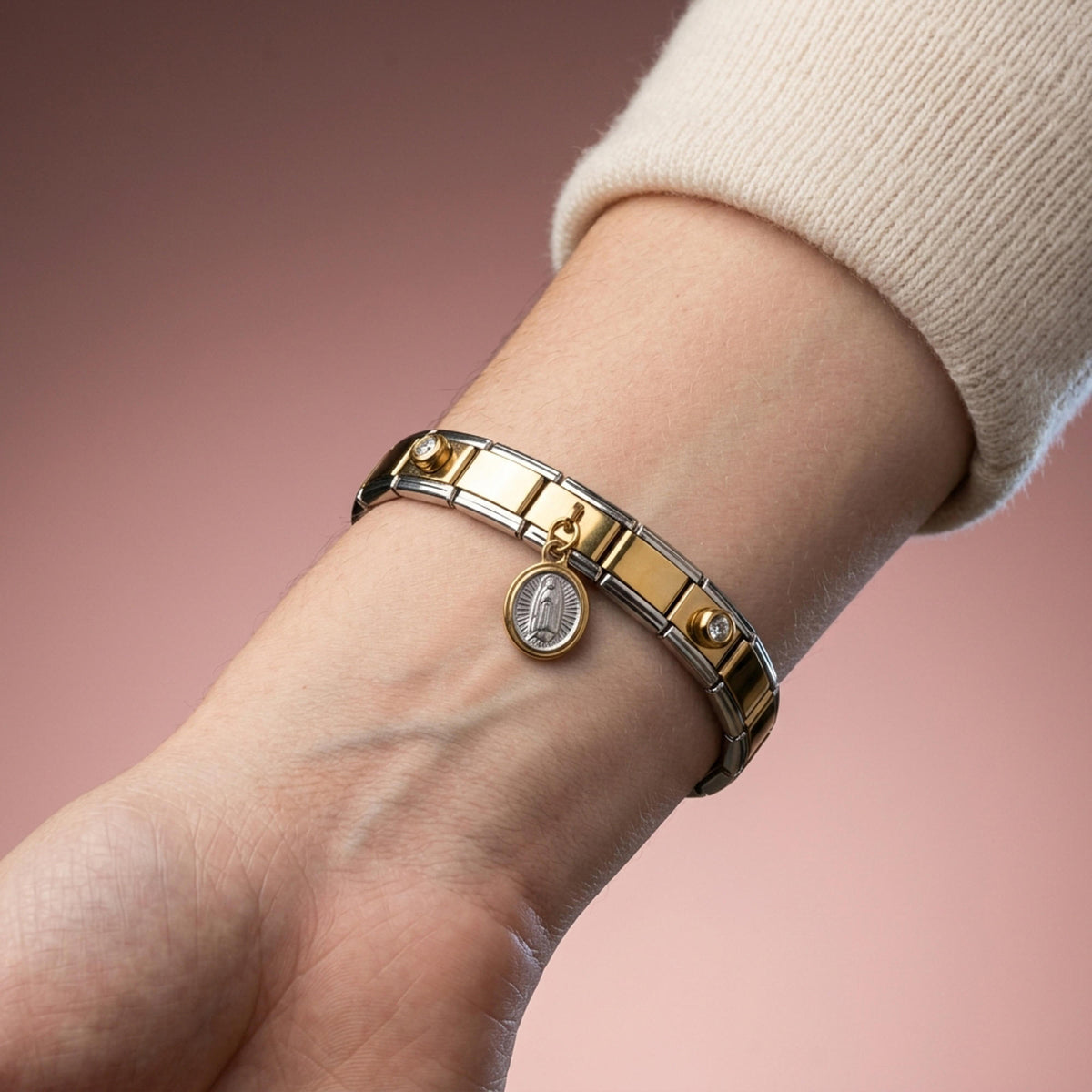 Brazalete ajustable estabon italiano con cristales Medalla Virgen de Guadalupe 9mm
