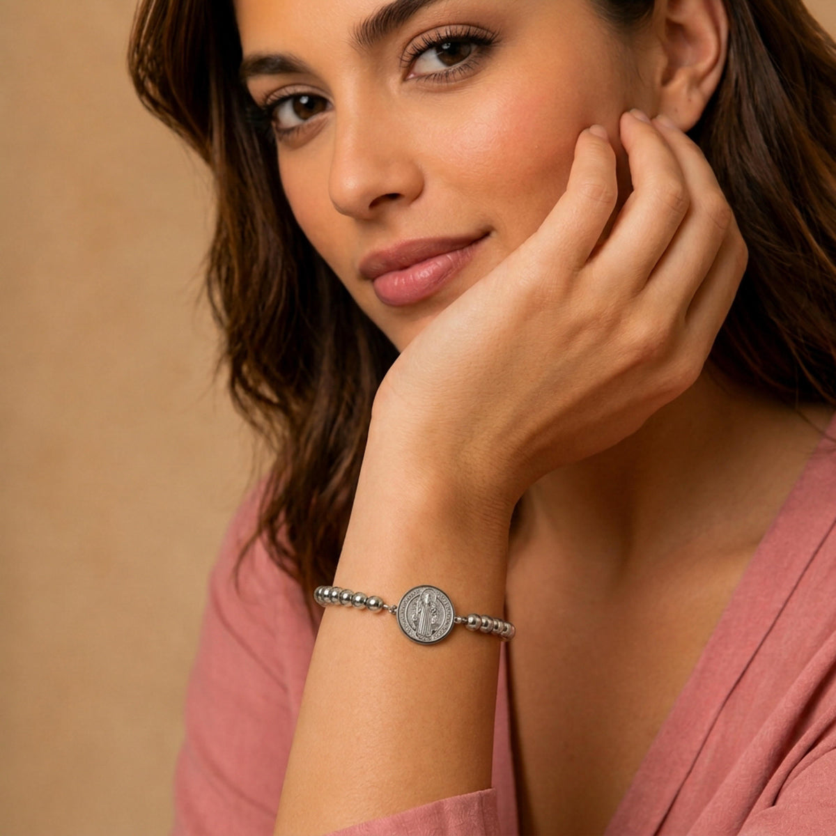Pulsera ajustable balines 4mm con Medalla San Benito 12mm