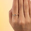 Anillo solitario entrelazado circonia redonda ajustable