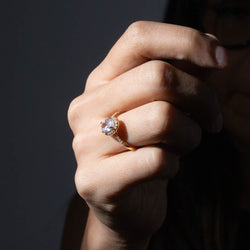 Anillo solitario con circonia ovalada 11mm