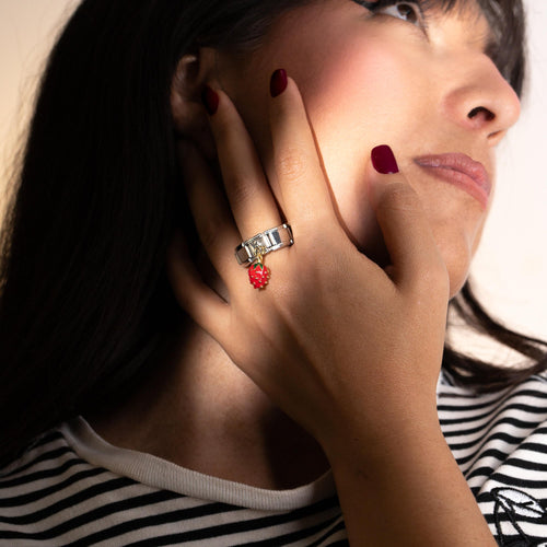 Anillo ajustable eslabon italiano dije de fresa esmaltada 9mm