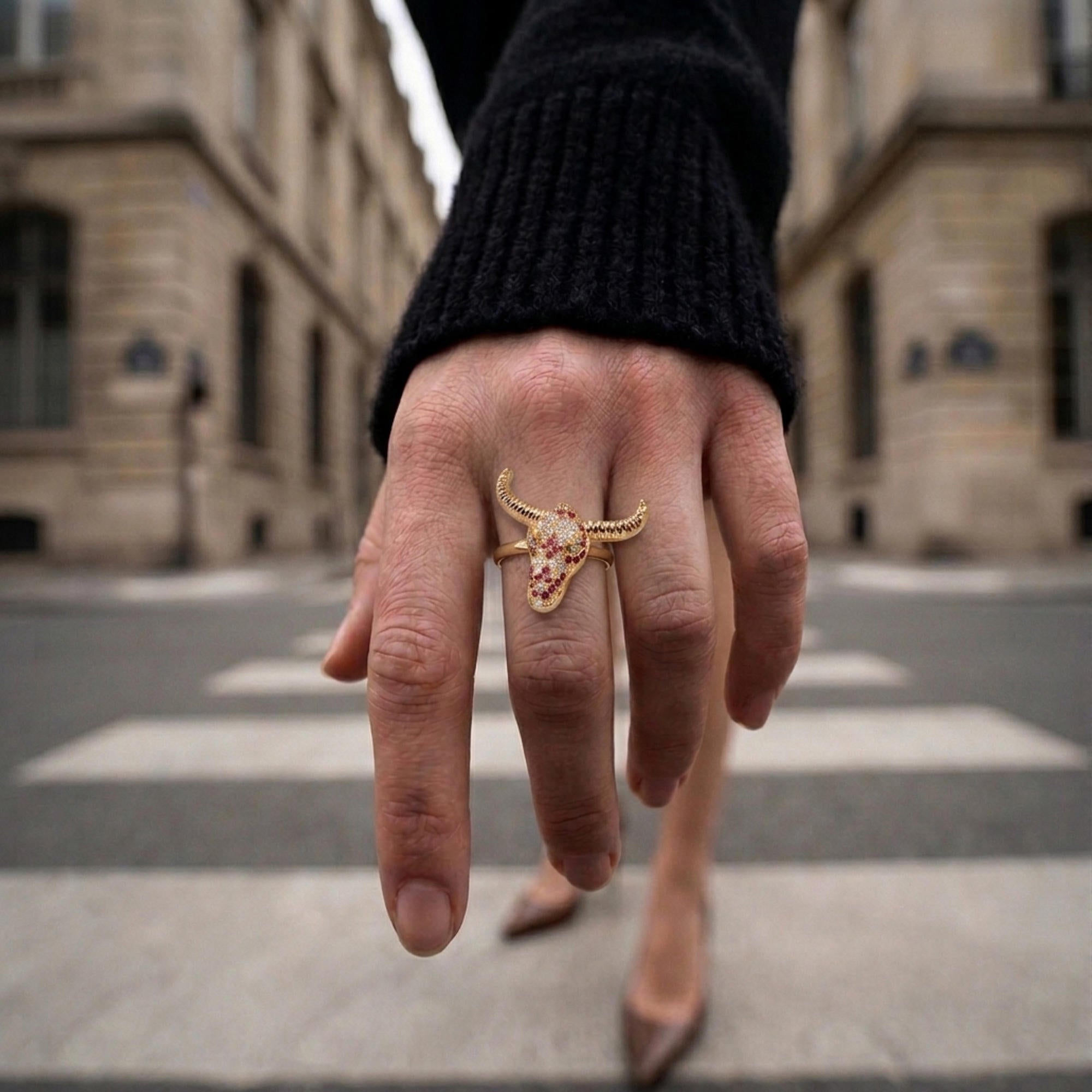Anillo ajustable cabeza de toro con circonias 20mm