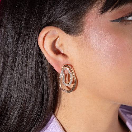 Arete ovalos irregulares martillados con circonias 40mm