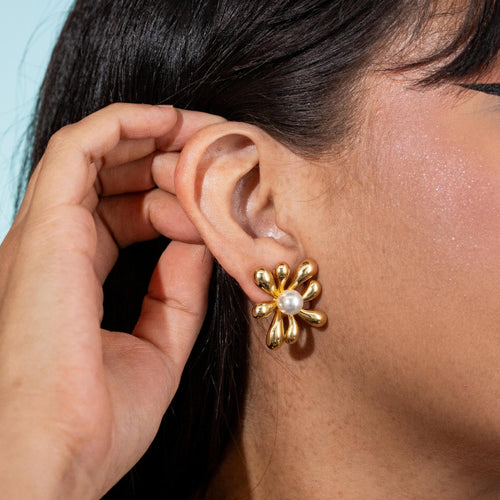 Arete de flor con perla 30mm