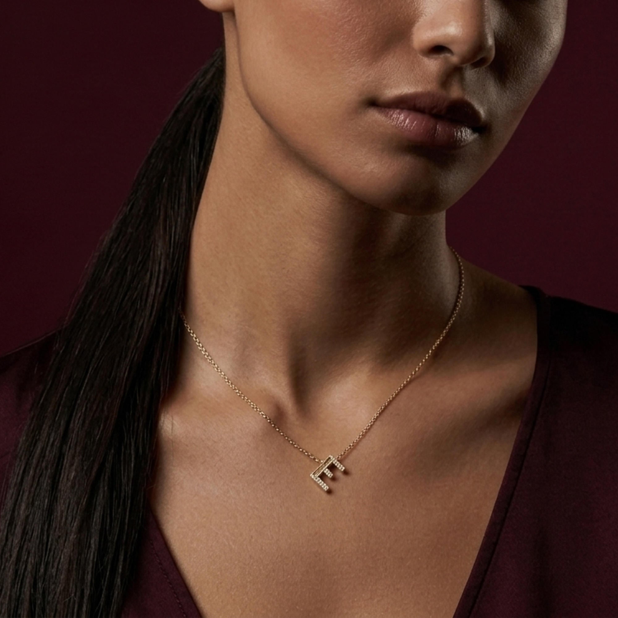 Collar letra acanalada con circonias 45-50cm
