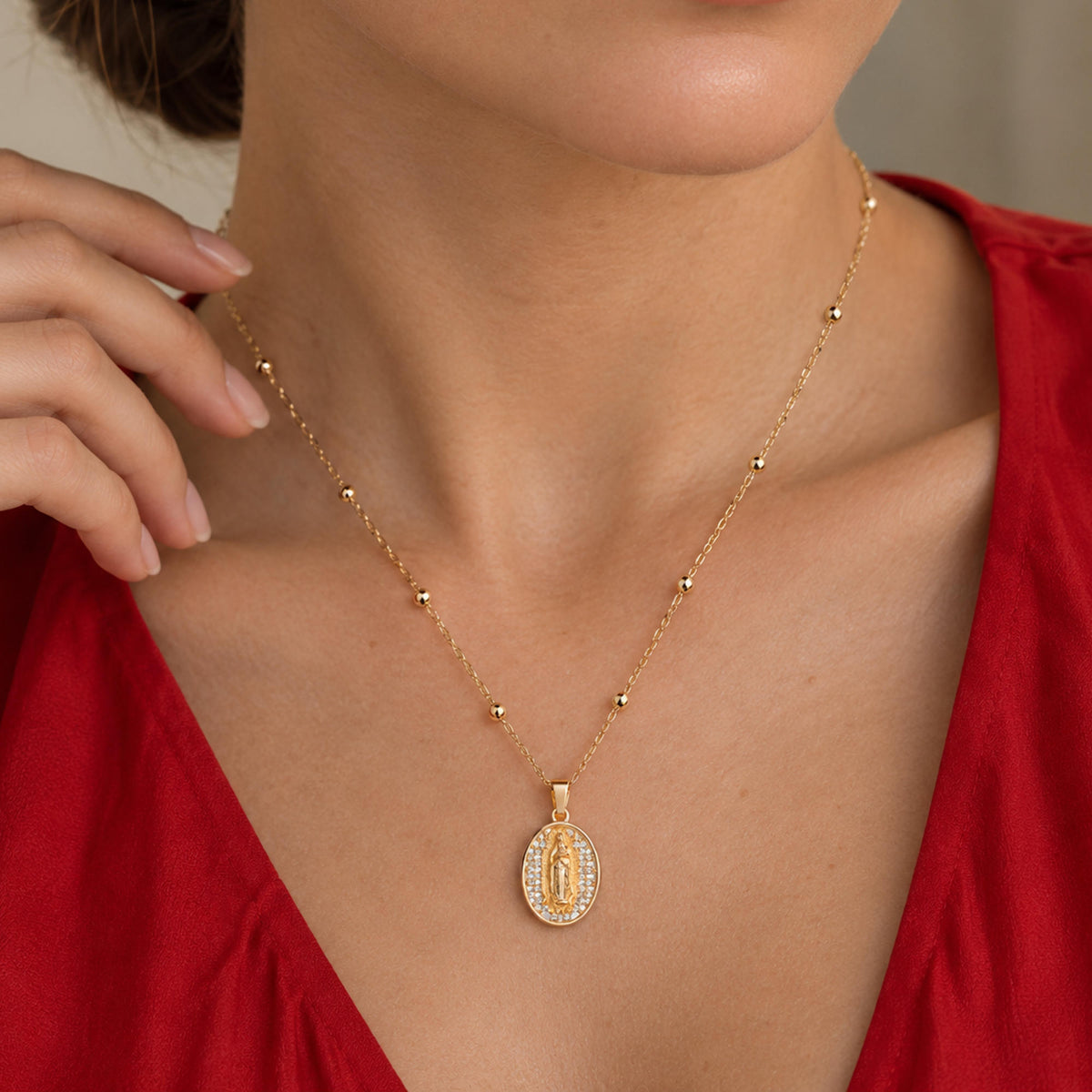 Collar con balines y dije Virgen de Guadalupe con circonias 44-50cm