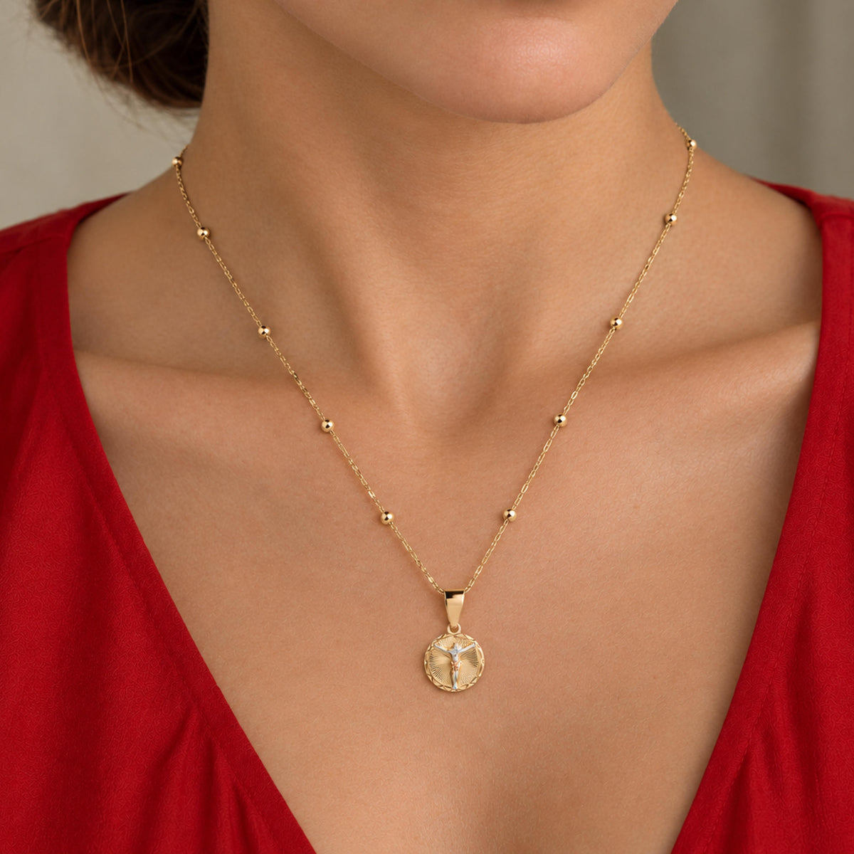 Collar con balines y dije circular con Crucifijo 44-50cm