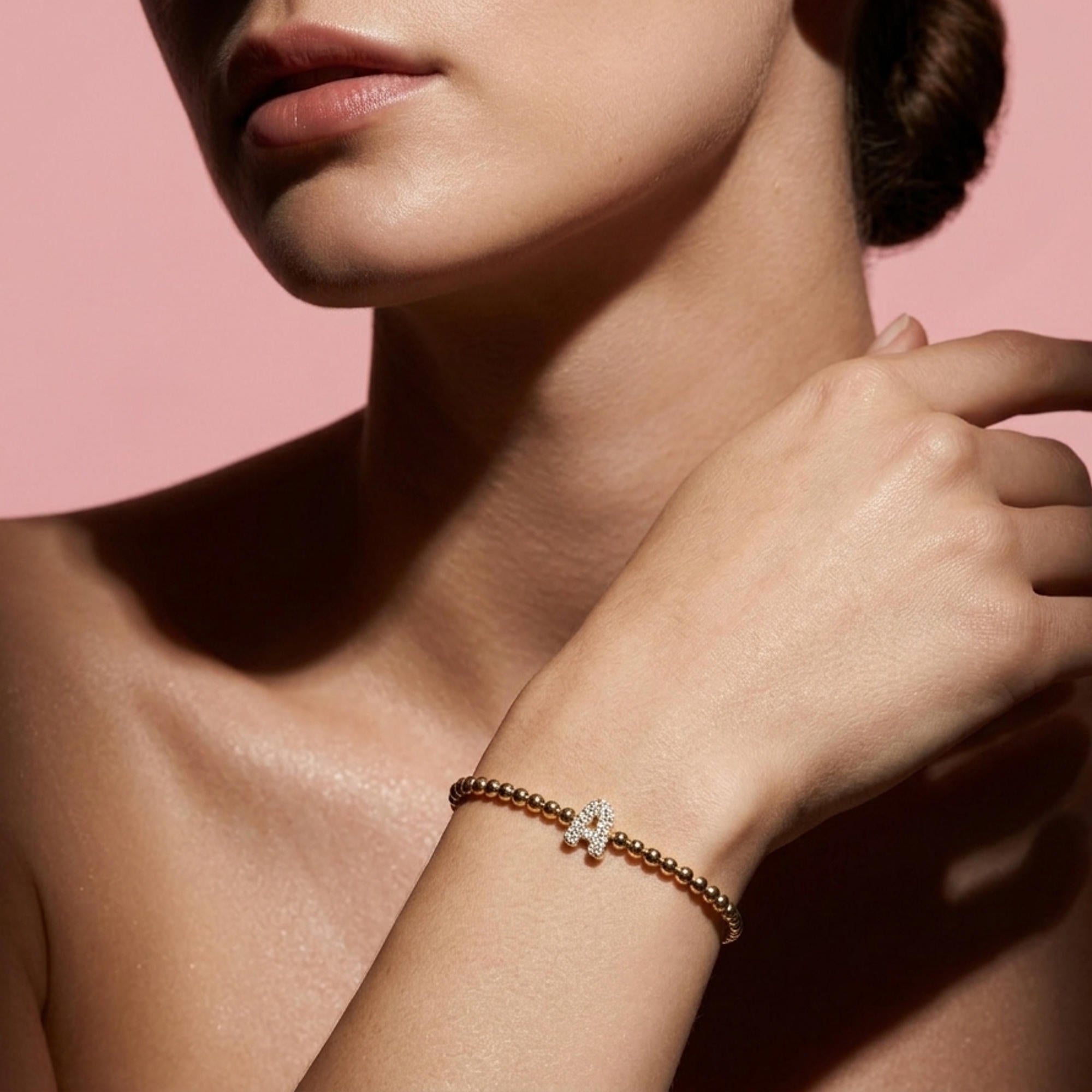 Pulsera ajustable de balines con letra 10mm