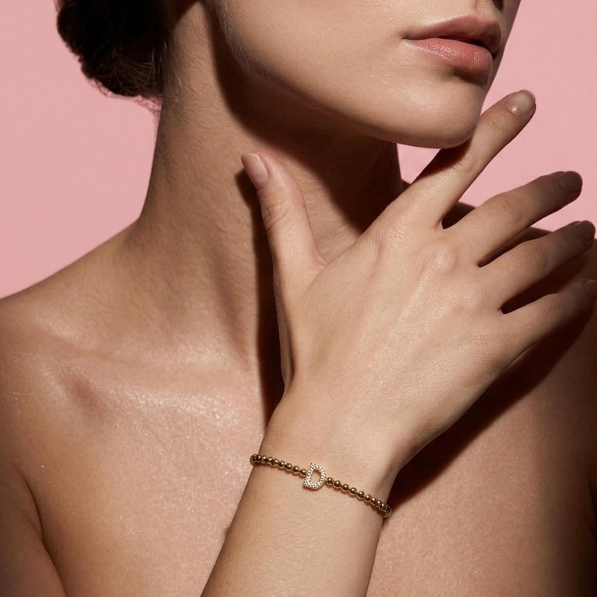 Pulsera ajustable de balines con letra 10mm