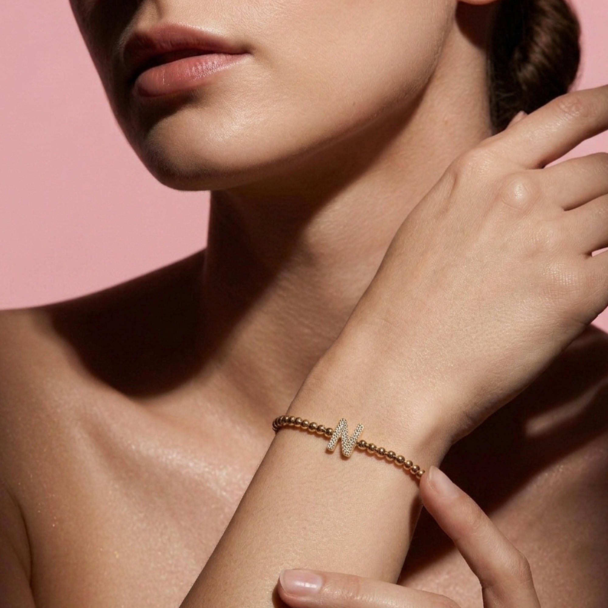 Pulsera ajustable de balines con letra 10mm