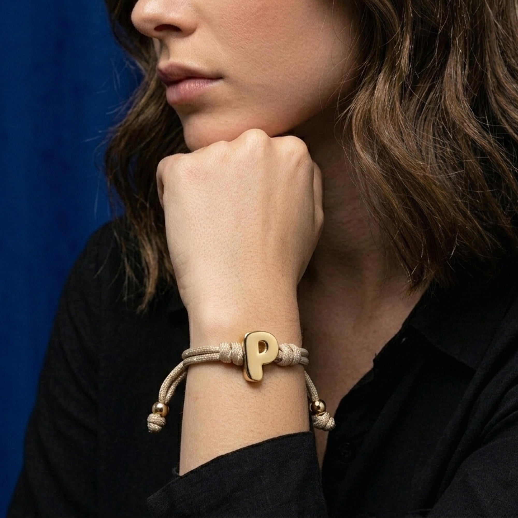 Pulsera ajustable de cordon trenzado con letra a tipo burbuja 20mm