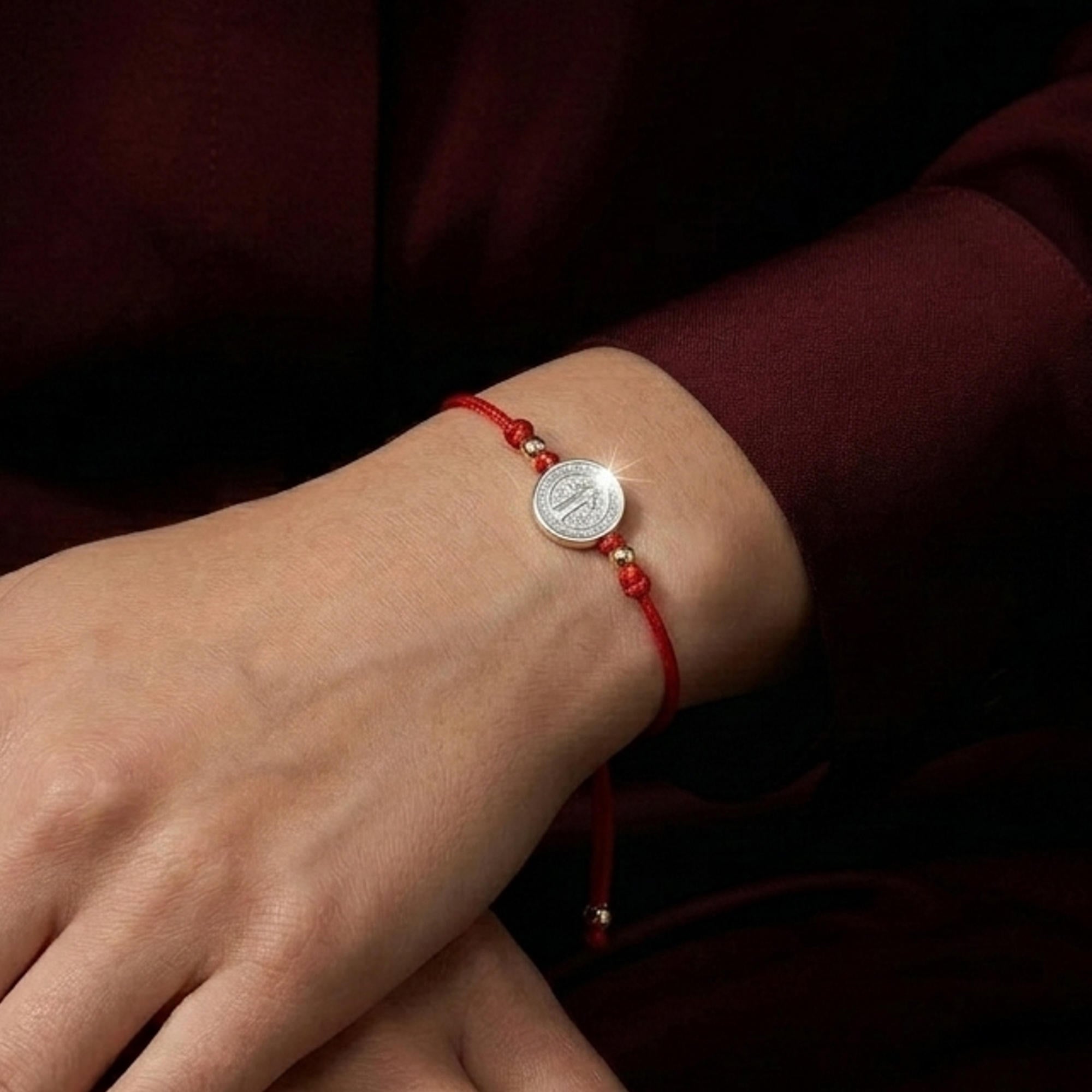 Pulsera de hilo encerado ajustable Medalla San Benito 10mm