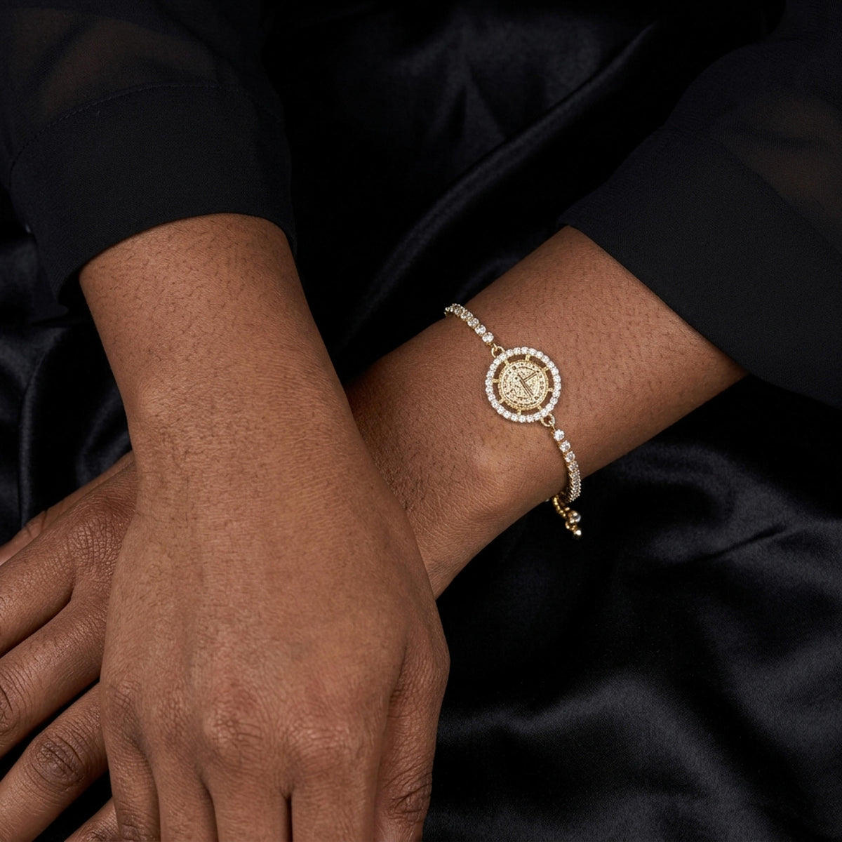 Pulsera de tenis ajustable con circonias y Medalla de San Benito 17mm