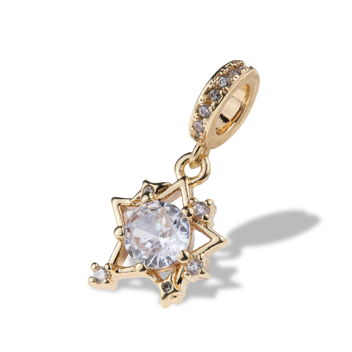 Charm silueta de estrella colgante con circonias 23mm