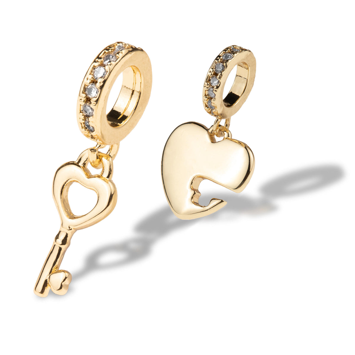 Charm complementario colgante de corazon y llave con circonias 11-12mm