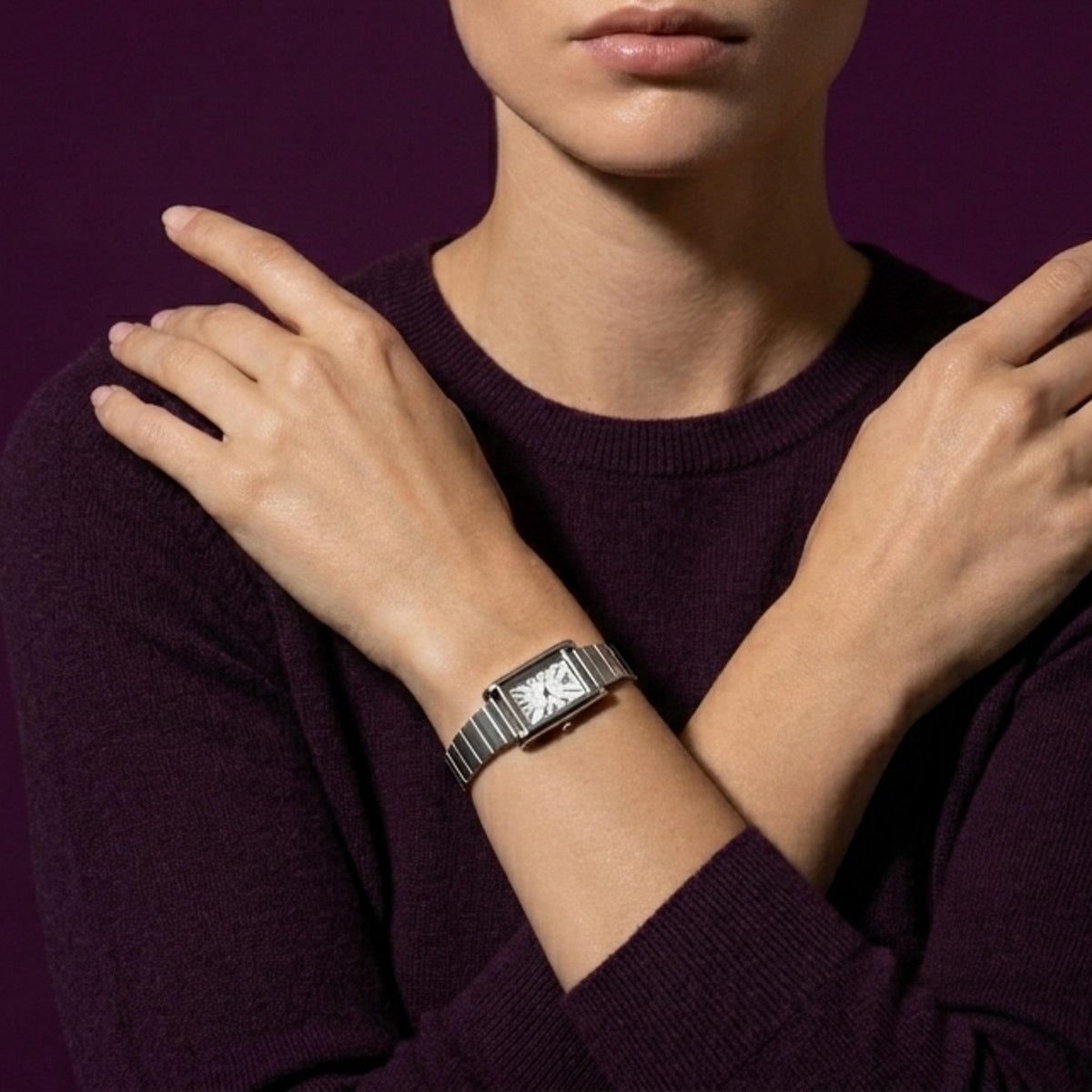 Reloj de extensible plano caratula cuadrada numeros romanos 21cm