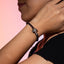 Pulsera de hilo ajustable con cruz de madera 4mm