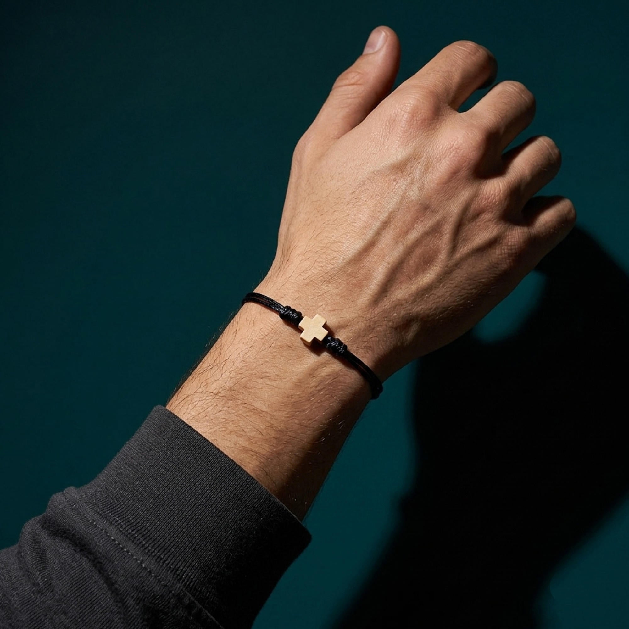 Pulsera ajustable de hilo encerado con Cruz de madera 10mm
